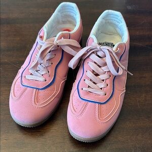 Rachel Roy Ladies Sneakers. Size 10